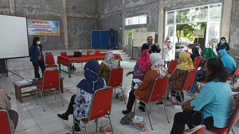 Universitas Semarang Adakan Pelatihan Online Marketing
